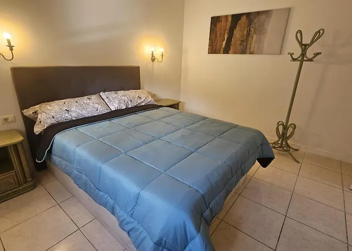 Residencial Chayofa, 1 *